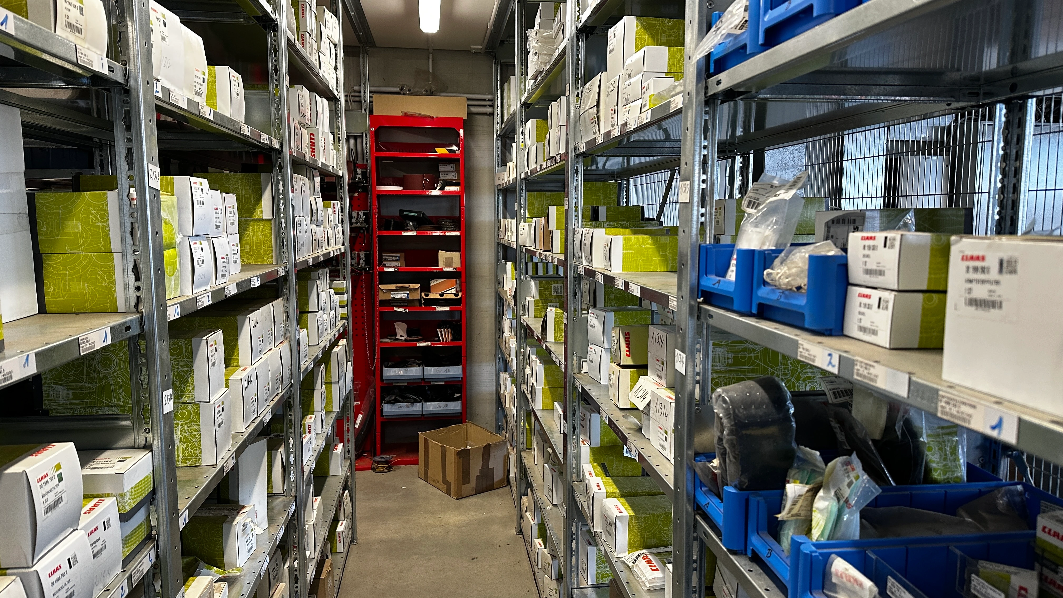 Persönliche Beratung und ein gut gefülltes Ersatzteillager bei Landtechnik Schuster. 